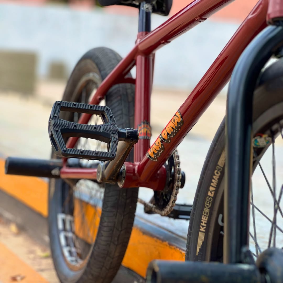 Jeu de roues BMX avec pneus KHE MAC3 20 pouces 14mm / 10mm S/B