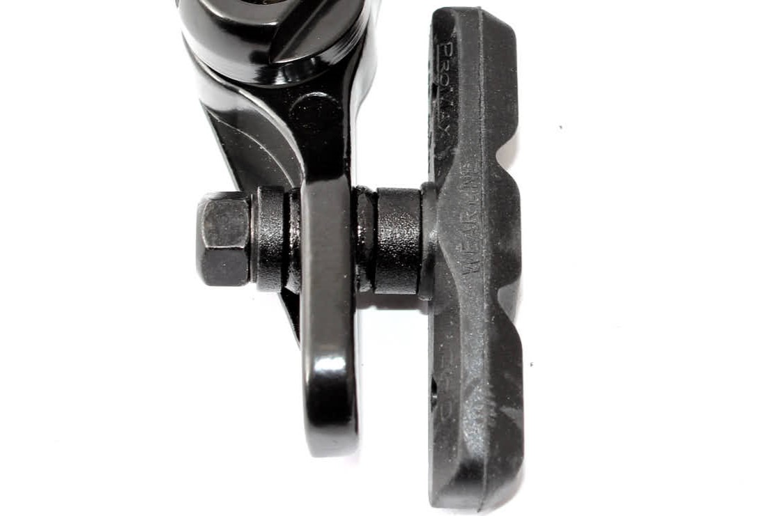 Nahaufnahme PROMAX Bremsschuh in schwarz aus hochwertiger Gummimischung