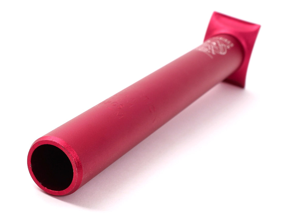Rote BMX Sattelstange von unten mit 25,4mm Durchmesser Rote BMX Sattelstange von unten mit 25,4mm Durchmesser