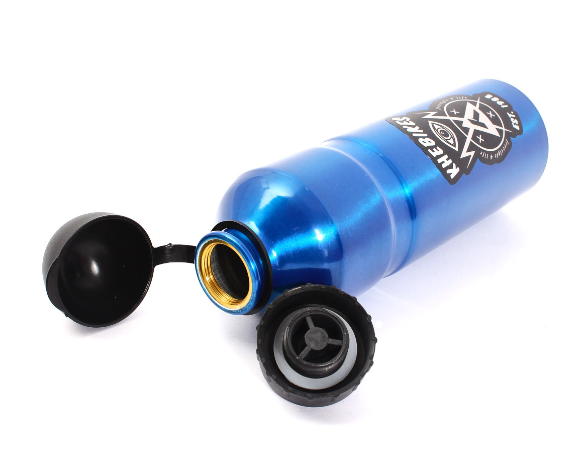 Blaue Trinkflasche mit Dichtungsring