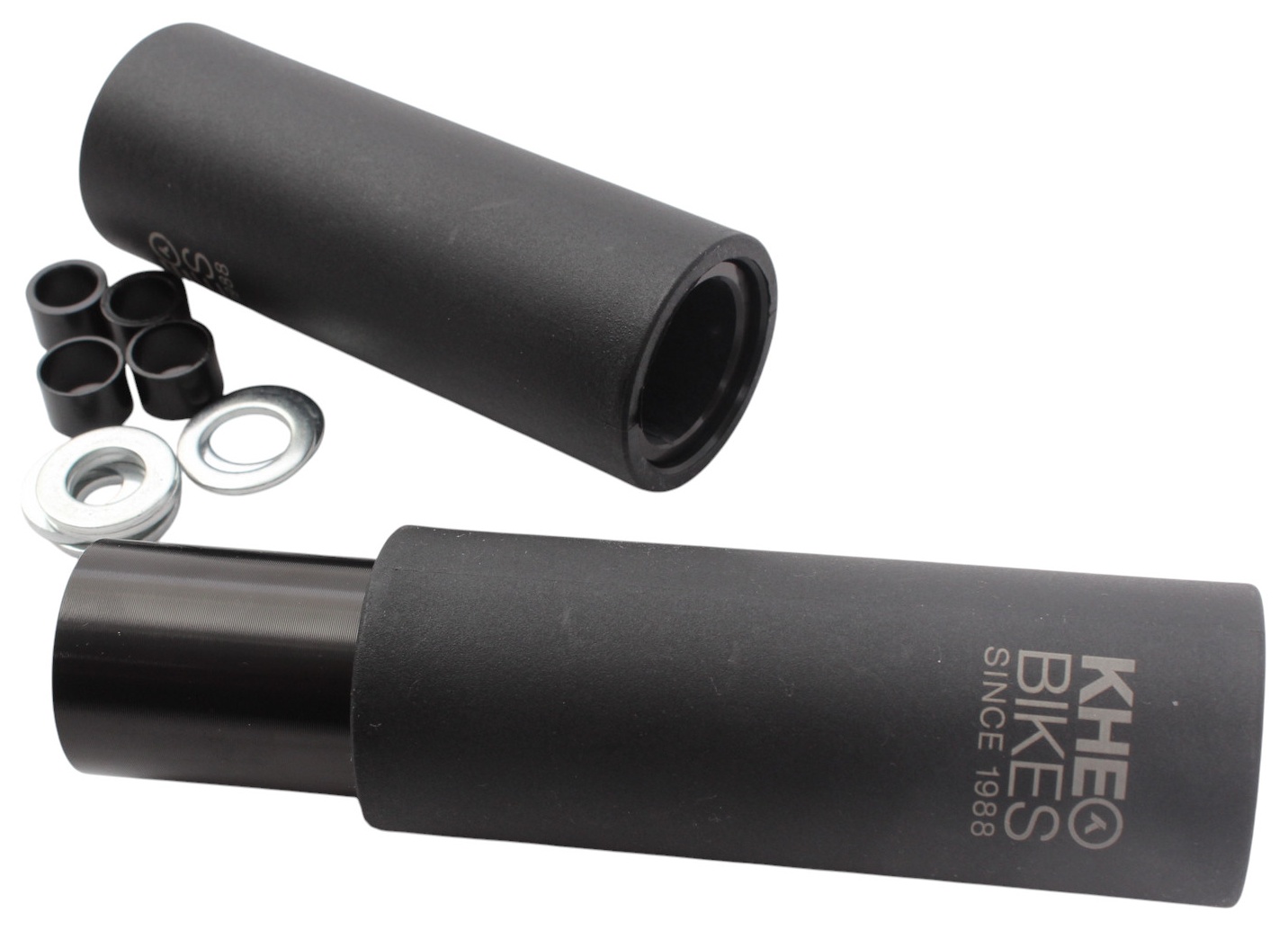 BMX Pegs KHE 2ND PRO PAAR, passend für 10 mm, 12 mm und 14 mm Achsen, inkl. Adapter und U-Scheiben, Länge 110 mm, Durchmesser 40 mm, Aluminiumkern mit Polycarbonat-Hülle, Gewicht 298 g (Paar), Farbe Schwarz, KHE Laser Logo, Einsatzbereich Grinds, BMX Free