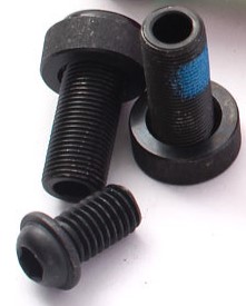 Schwarze Achsschrauben und Kettenblattschraube