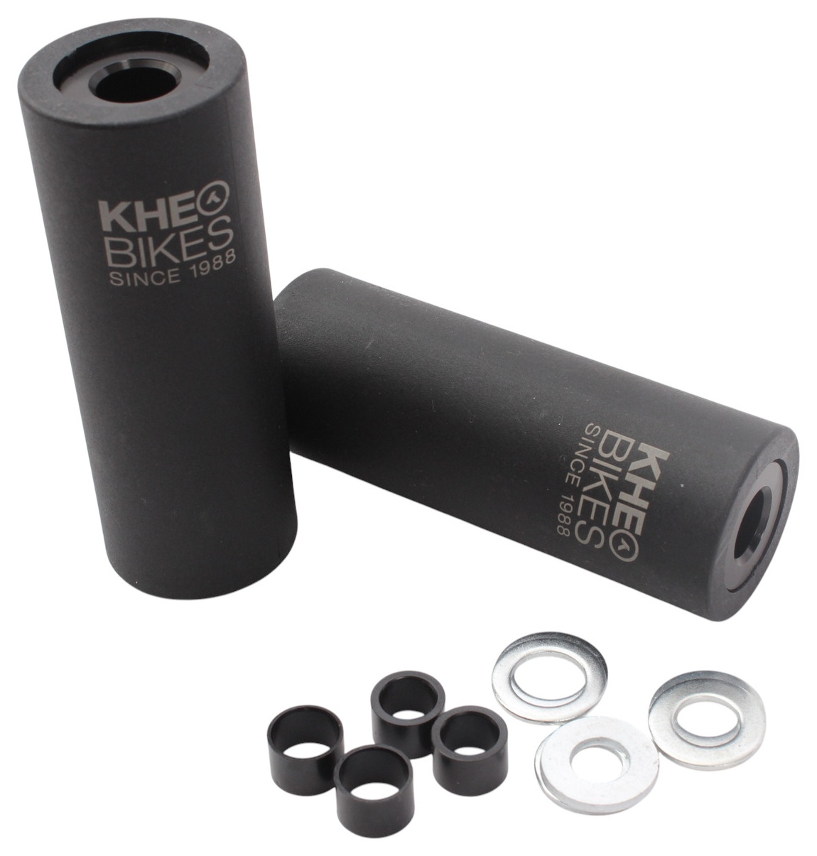 BMX Pegs KHE 2ND PRO PAAR, passend für 10 mm, 12 mm und 14 mm Achsen, inkl. Adapter und U-Scheiben, Länge 110 mm, Durchmesser 40 mm, Aluminiumkern mit Polycarbonat-Hülle, Gewicht 298 g (Paar), Farbe Schwarz, KHE Laser Logo, Einsatzbereich Grinds, BMX Free