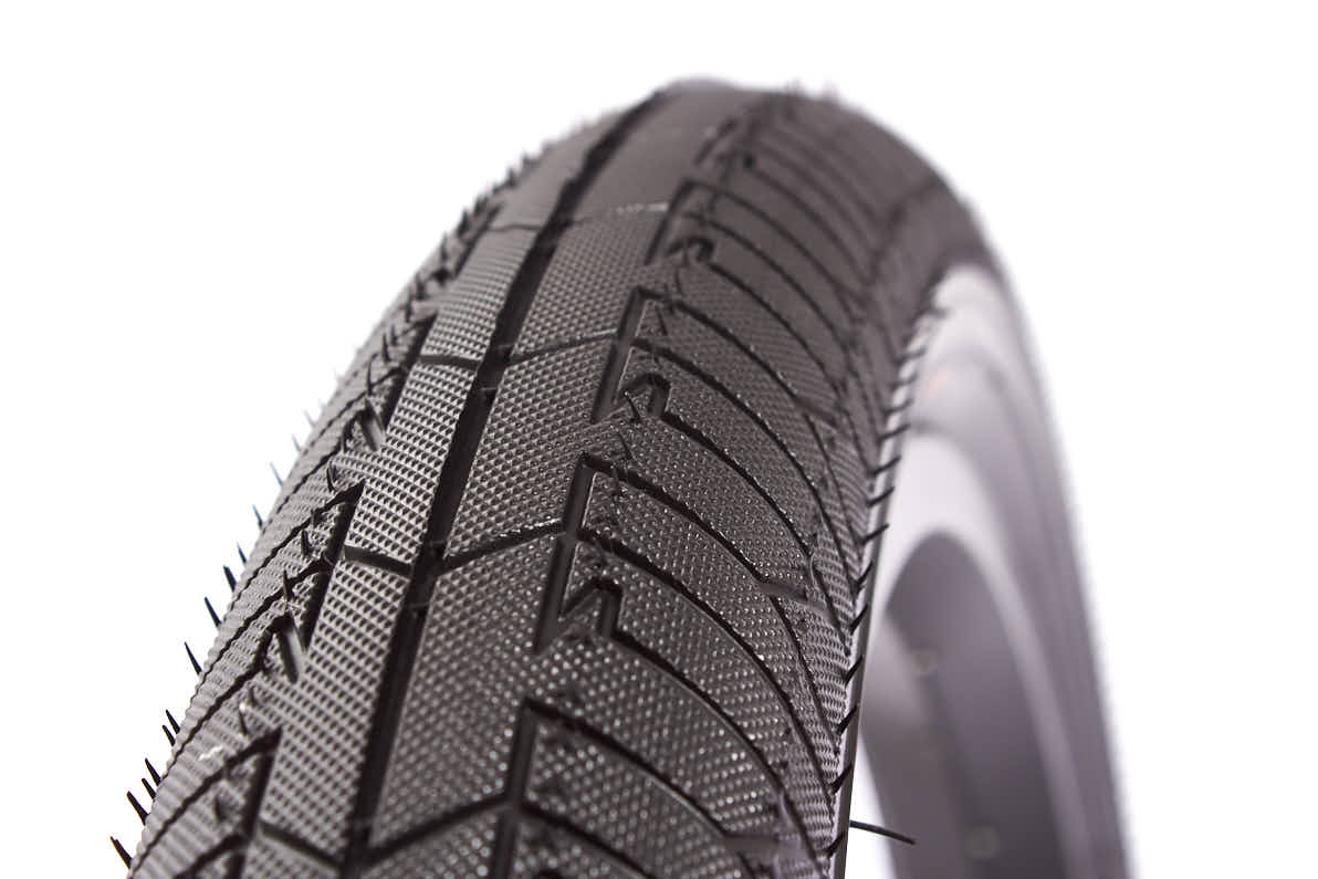 Nahaufnahme BMX Reifenprofil Schwarz