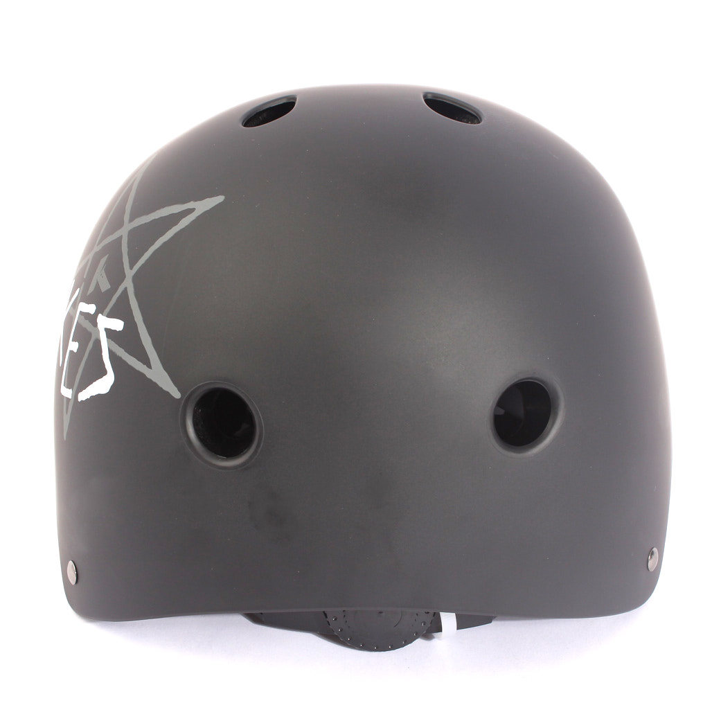 Schwarzer BMX Helm von hinten